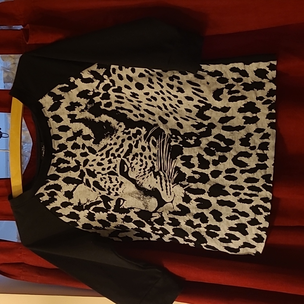 Small Cheetah print sweatshirt